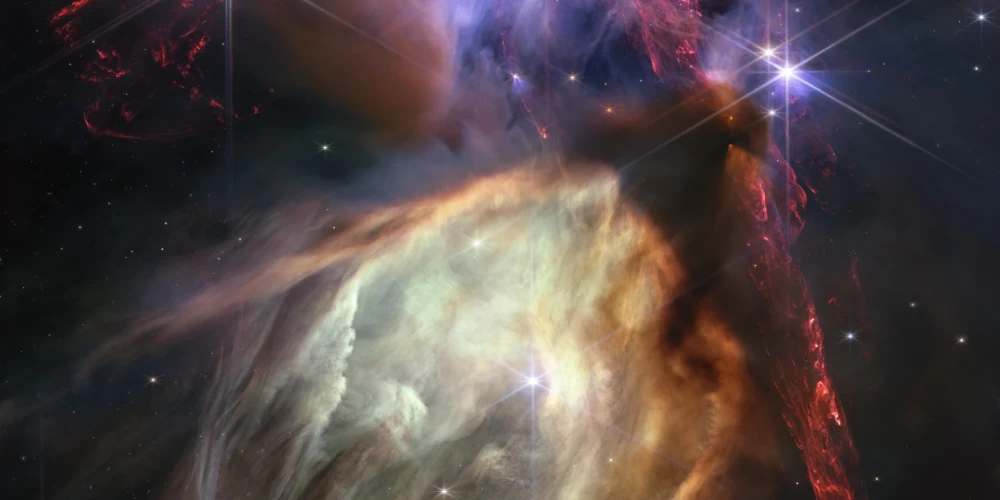 Veba teleskops nofotografē Zemei tuvāko zvaigznes “dzimšanu”