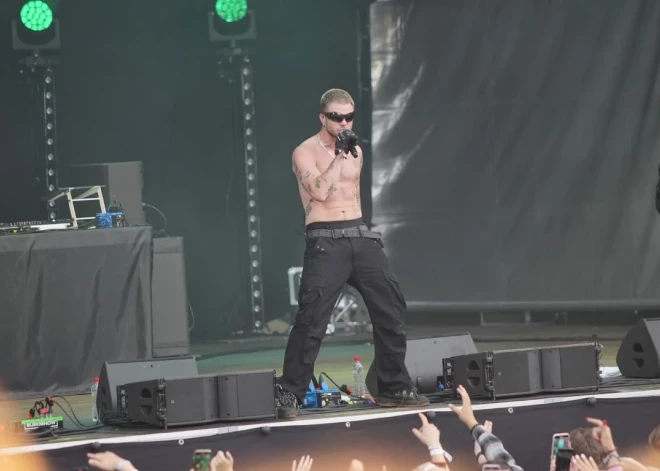 Lucavsalā šodien, 14. jūlijā, sācies mūzikas festivāls "Positivus". Tajā uzstājās arī latviešu grupa BANDA BANDA, kas ir četru jaunās skolas smagsvaru – Stepa, rolands če, xantikvariāta, PRUSAX apvienība.