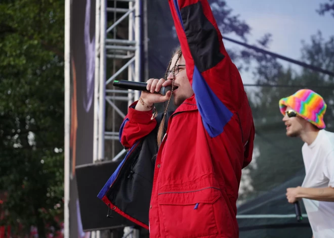"Positivus" festivāla otrā diena. Uz skatuves kāpj "Mauku sencis".