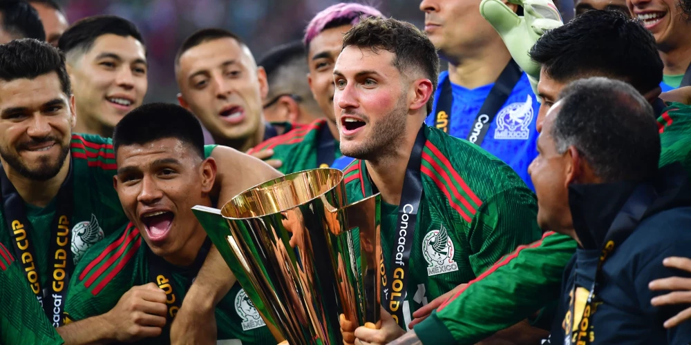 CONCACAF Zelta kausā triumfē Meksikas futbolisti