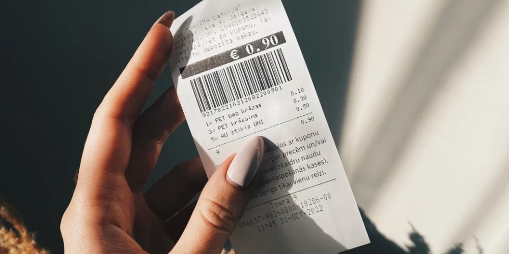 За сданные бутылки выдается чек, который затем надо отоварить в магазине. (Фото: Depozīta Iepakojuma Operators)