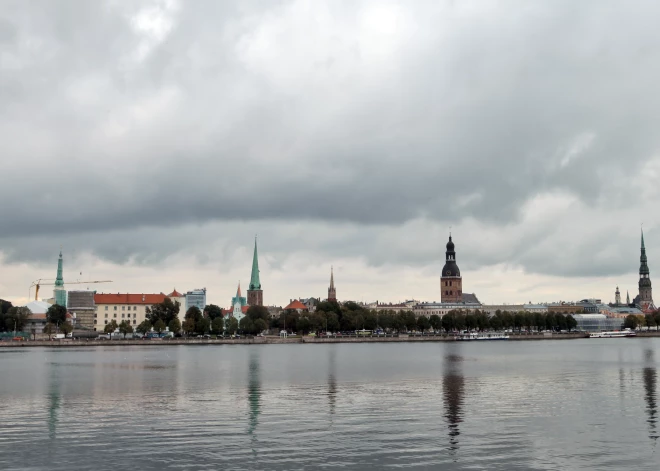 Otrdien gaidāms mākoņaināks, vējaināks un vēsāks laiks