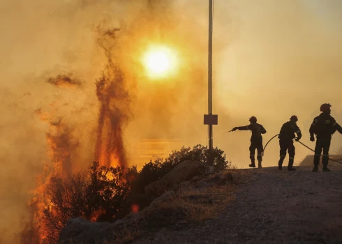 Spānijā, Itālijā un Grieķijā gada karstākajās dienās izplatās meža ugunsgrēki