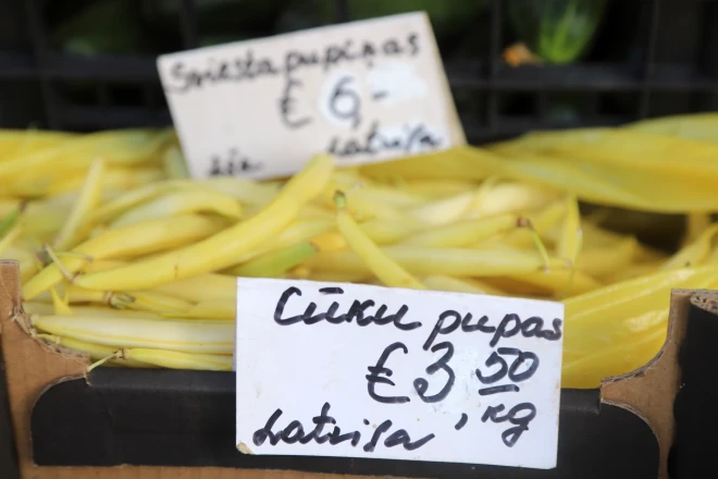 Zemnieku nakts tirgu Vidzemes tirgū nu sola tikai trešdienās.