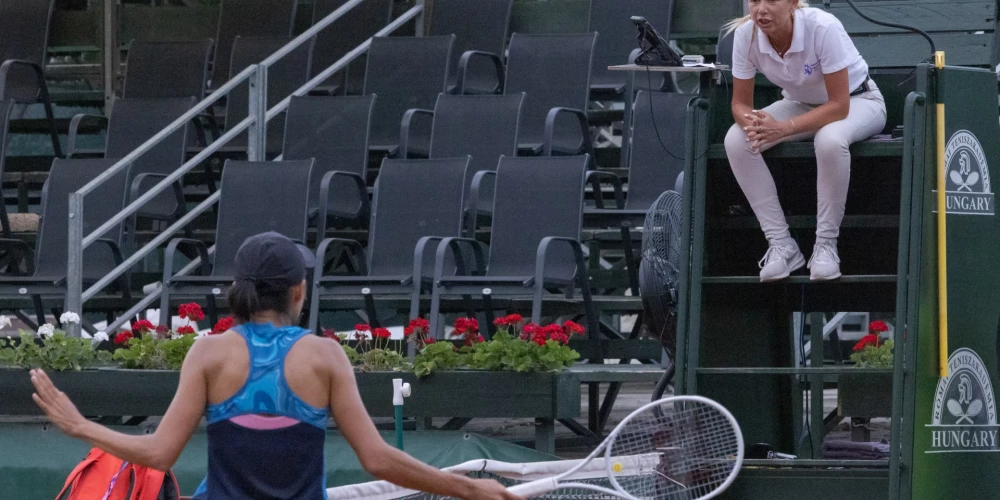 VIDEO: tenisa mačs Ungārijā noslēdzas ar necienīgu izturēšanos un milzu skandālu 