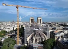 VIDEO: satriecoši ar dronu filmēti skati, kur iemūžināta Parīzes Dievmātes katedrāles jumta atjaunošana