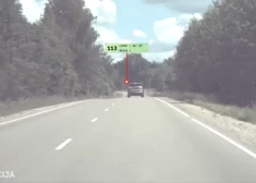 VP publicētajā video ir arī redzams, ka, vēl pirms apturētais BMW parādās kadrā, pats VP transportlīdzeklis virzās ar ātrumu 100km/h.