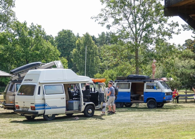 Retro Volkwagen T3 auto parāde Ventspilī.