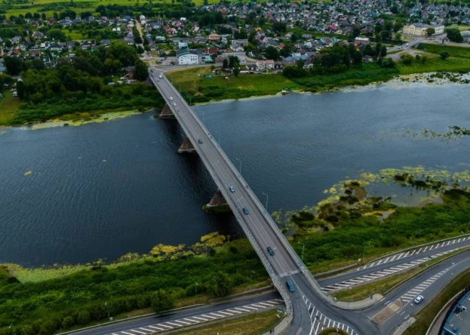 Daugavpilī remontēs Vienības tiltu, lai pār to varētu braukt tanki