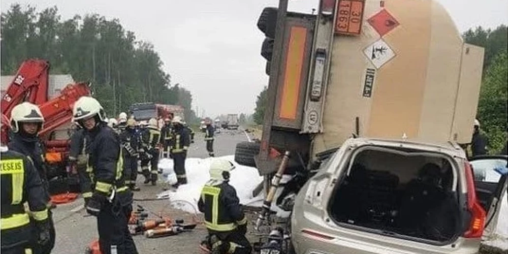 Traģiskā avārija Babītes pagastā uz Liepājas šosejas.