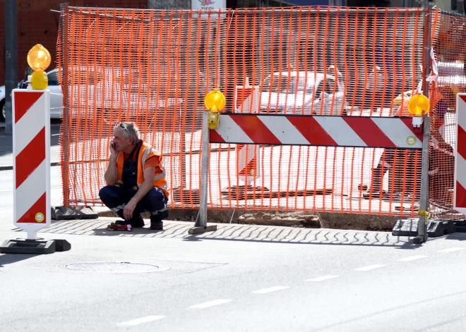 Внимание, водители! В ночь на субботу будет закрыто движение на участке улицы Лачплеша в Риге