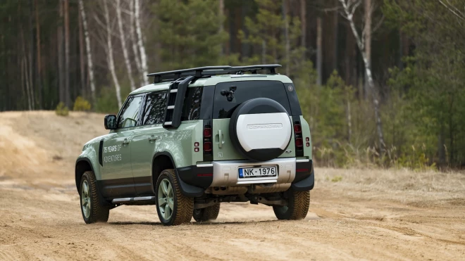 Land Rover Defender.