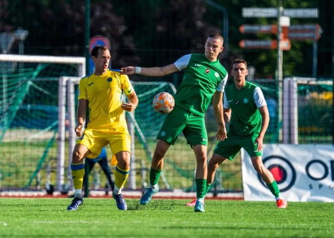 "Metta" komanda piektdien "Optibet" Latvijas futbola virslīgas 23.kārtas ievadā viesos ar rezultātu 3:1 (1:0) pārspēja turnīra vājāko vienību Salaspils "Super Nova". Otrajā puslaikā "Super Nova" futbolista Priso smagas traumas dēļ mačs tika apturēts uz apmēram 20 minūtēm. Pēc tā atsākšanās kompensācijas laika 24.minūtē pēc Vasiļevska piespēles 3:1 panāca Fjodorovs.