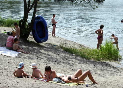 Температура воды на пляжах Риги колеблется от +17 до +20 градусов