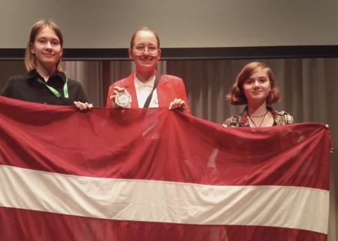 Skolniece no Latvijas pirmo reizi gūst sudraba medaļu Eiropas meiteņu informātikas olimpiādē