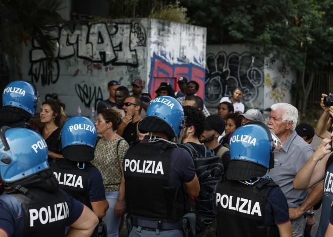 Itālijas policija veic operāciju pret vienu no visbīstamākajām un vardarbīgākajām noziedzīgajām organizācijām