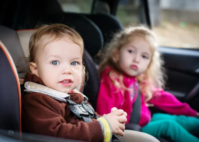 Garāks brauciens ar auto kopā ar bērniem: kas ir jāņem vērā?