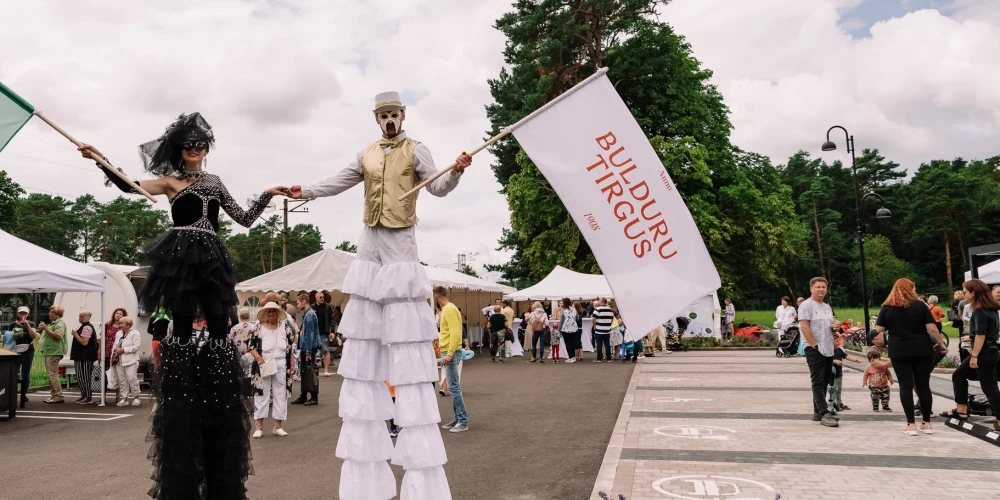 Рынок открыт каждый день (включая выходные) с 8:00 до 20:00 (Фото: Bulduru tirgus/Facebook)