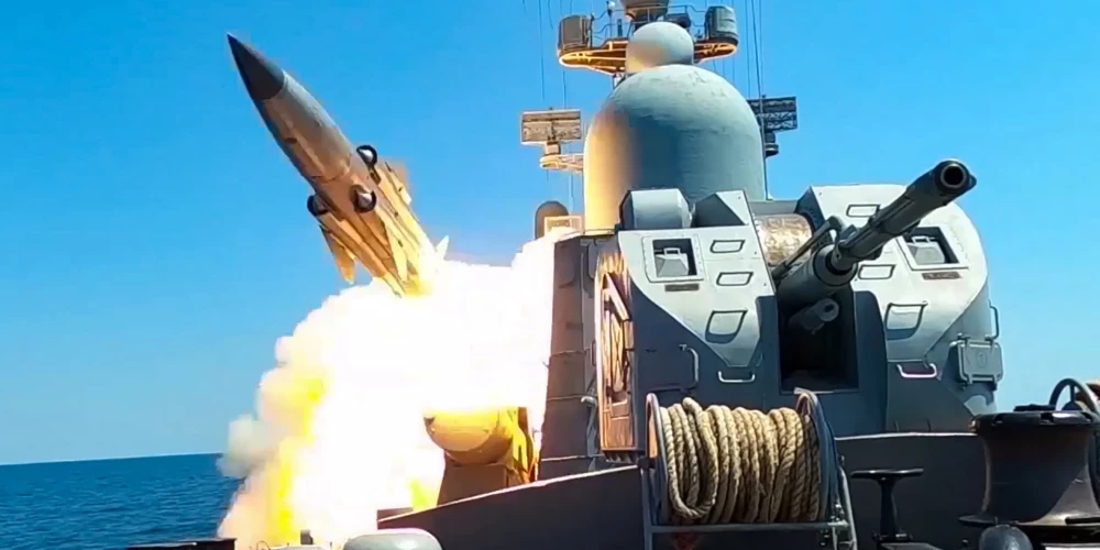 Krievija paziņo, ka tās karakuģis atvairījis Ukrainas uzbrukumu