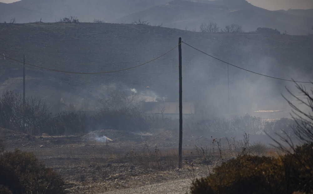 Izdevies ierobežot meža ugunsgrēkus Grieķijā, tomēr stāvoklis joprojām katastrofāls