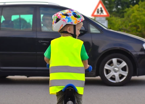  "Твой пример - самый важный дорожный знак!": на дорогах Латвии стартует акция по безопасности