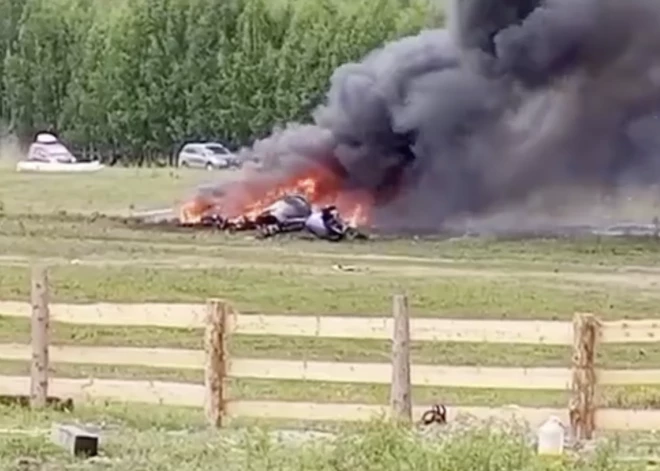 На Алтае разбился вертолет с туристами: погибли 6 человек, еще 7 пострадали