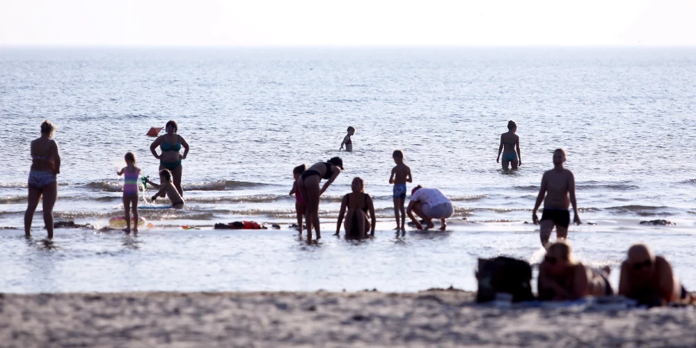 Качество воды хорошее: на пляжах Лиепаи и Павилосты снова можно купаться