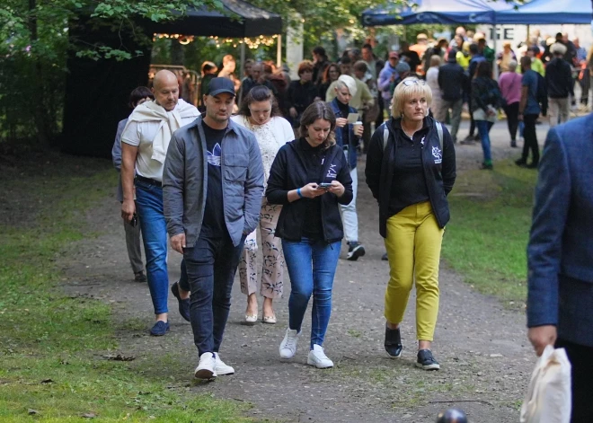 Vakar, 28. jūlijā, Lielvārdes parkā notika Zigmara Liepiņa un Māras Zālītes rokoperas "Lāčplēsis" atjaunotā iestudējuma izrāde, vēsta iestudējuma pārstāve Maija Tālberga. Atzīmējot šī darba 35.gadskārtu un Andreja Pumpura eposa "Lāčplēsis" 135.gadadienu, pirmo reizi rokopera izskanēja Pumpura dzimtajā vietā Lielvārdē.