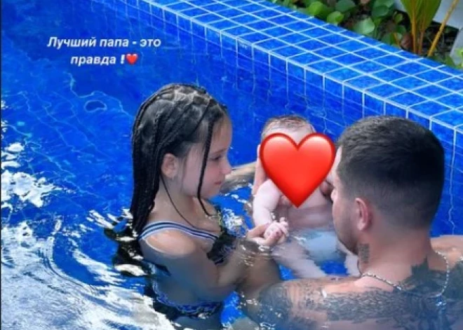Муцениеце отпустила детей на Мальдивы с Прилучным и его новой семьей