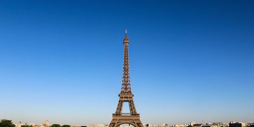 Эйфелева башня лишь на 5-м месте: названа самая посещаемая достопримечательность мира