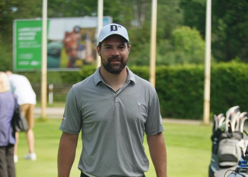 Kaspars Daugaviņš iecienījis atpūsties golfa laukumā.