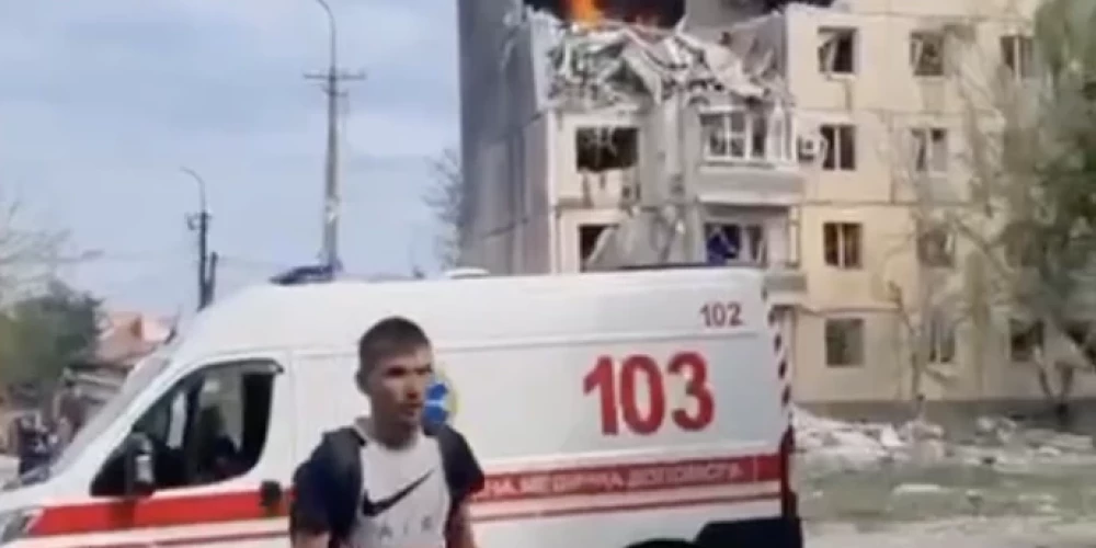 В МВД Украины заявили, что по городу попали две ракеты. (Фото: скриншот видео)