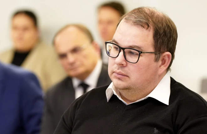 Saeimas deputāts Edgars Putra teic, ka bijušo kūdras purvu atgriešana “dabiskajā režīmā” ļaunumu nodarīs ne tikai zemkopjiem, bet arī daļai iedzīvotāju, kuru mājas celtas polderos.