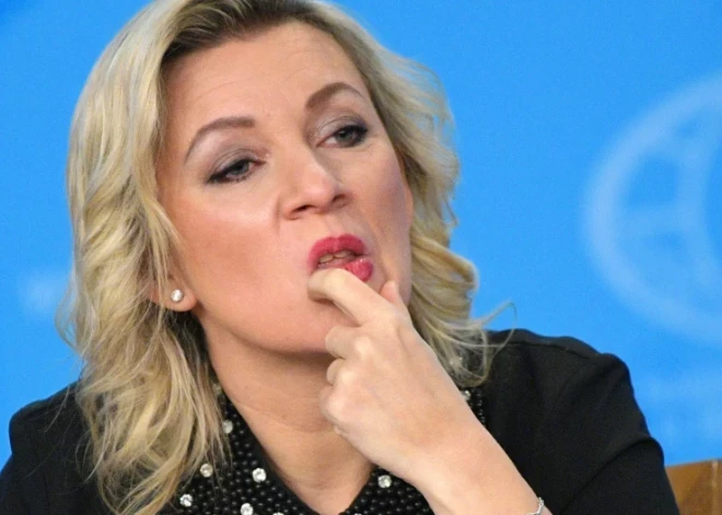 Zaharova tiešajā ēterā šļupst un salīdzina dronu triecienus Maskavai ar 11. septembra teroraktu