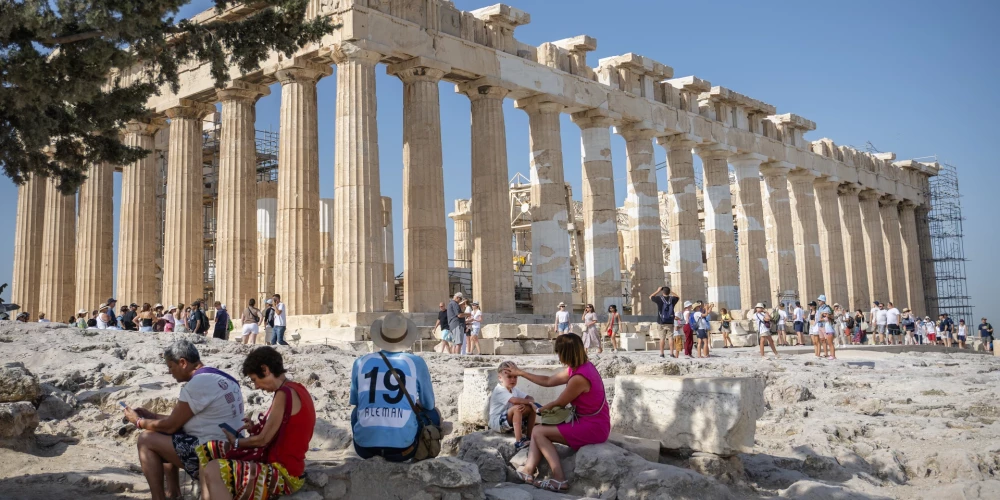 Atēnu Akropolē ierobežo apmeklētāju skaitu dienā 