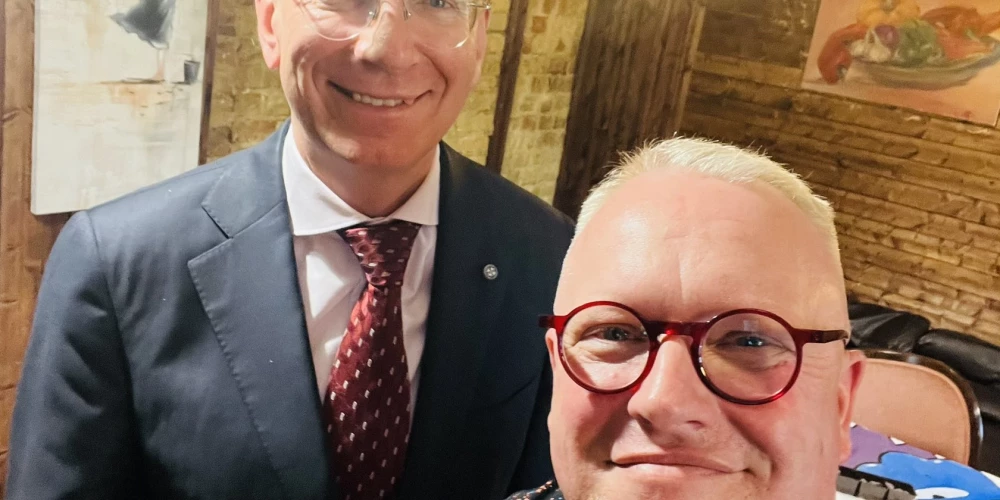 Эдгар Ринкевич и Эдийс Клайшис. (Фото: Twitter.com /  Edijs Klaišis) 