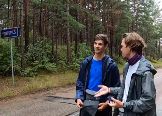 "Я плакал три часа подряд, было очень трудно": два друга обошли Латвию, преодолев 600 км за 18 дней