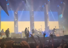 Во время шоу Hollywood Vampires на сцене появилась проекция с флагом Украины. (Фото: Instagram.com / irynafedorenko_semira)