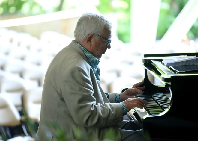 Maestro Raimonda Paula un "Sinfonietta Rīga" koncerts Dzintaru koncertzālē tomēr notiks