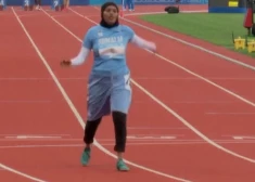 VIDEO: lēnākie 100 metri vieglatlētikas sacensību vēsturē? Somālijas pārstāves sniegums izraisa pat valstisku skandālu