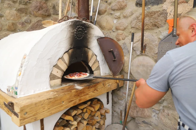 Ciemojamies Kauguru pagasta "Vīnkalnu" Brīvdabas picērijā pie Zandas un Ulda Žentiņiem.