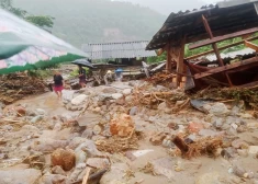 Vjetnamā plūdos un zemes nogruvumos vismaz astoņi bojāgājušie