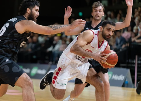Trīs sezonas NCAA aizvadījušais šobrīd 27 gadus vecais Serhio El-Darvihs savos pēdējos divos gados bija viens no Meinas "Black Bears" līderiem, tiekot arī pie individuālām atzinībām konferences ietvaros.