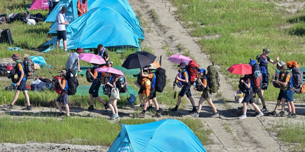 Vētras dēļ Dienvidkorejā evakuē tūkstošiem skautu