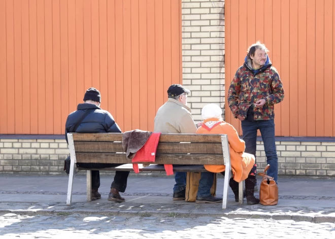 Latvijā nodokļu slogs Baltijā vislielākais, minimālā alga - zemākā