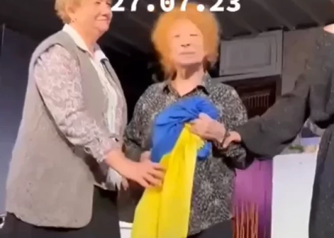 ВИДЕО: Лия Ахеджакова всего одним жестом выразила поддержку Украине