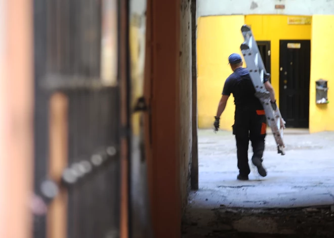 Mēģinājums ar konjaka pudeli uzpirkt būvvaldes vadītāju beidzas ar 7440 eiro sodu