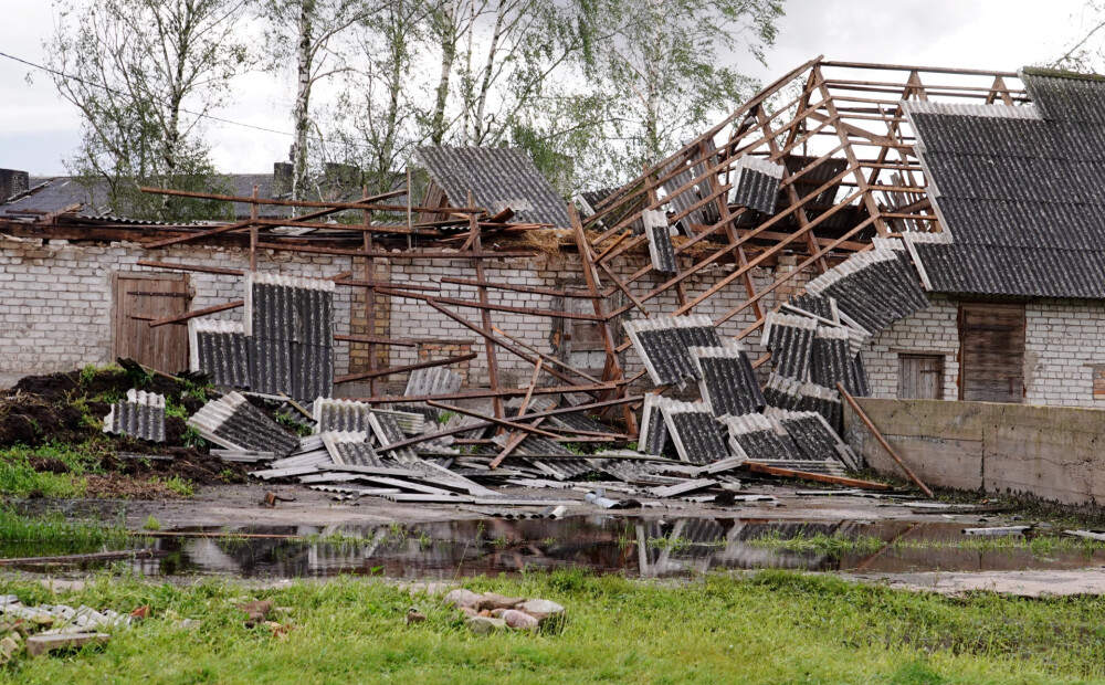 Valdība piešķirs vienreizēju atbalstu vētrā cietušo mājokļu atjaunošanai ar nosacījumu — nepārsniegt 20 eiro par vienu kvadrātmetru atjaunojamās platības