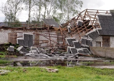 Valdība piešķirs vienreizēju atbalstu vētrā cietušo mājokļu atjaunošanai ar nosacījumu — nepārsniegt 20 eiro par vienu kvadrātmetru atjaunojamās platības