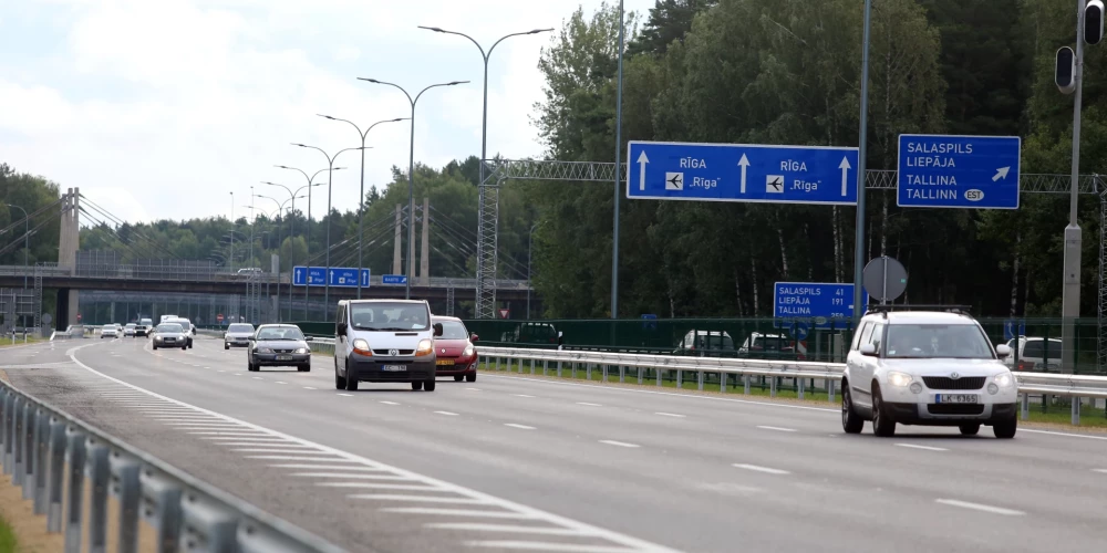 Atjaunotā Jūrmalas šoseja posmā no Rīgas robežai līdz  pieejām Jūrmalas caurlaižu punktam./Ilustratīvs attēls.